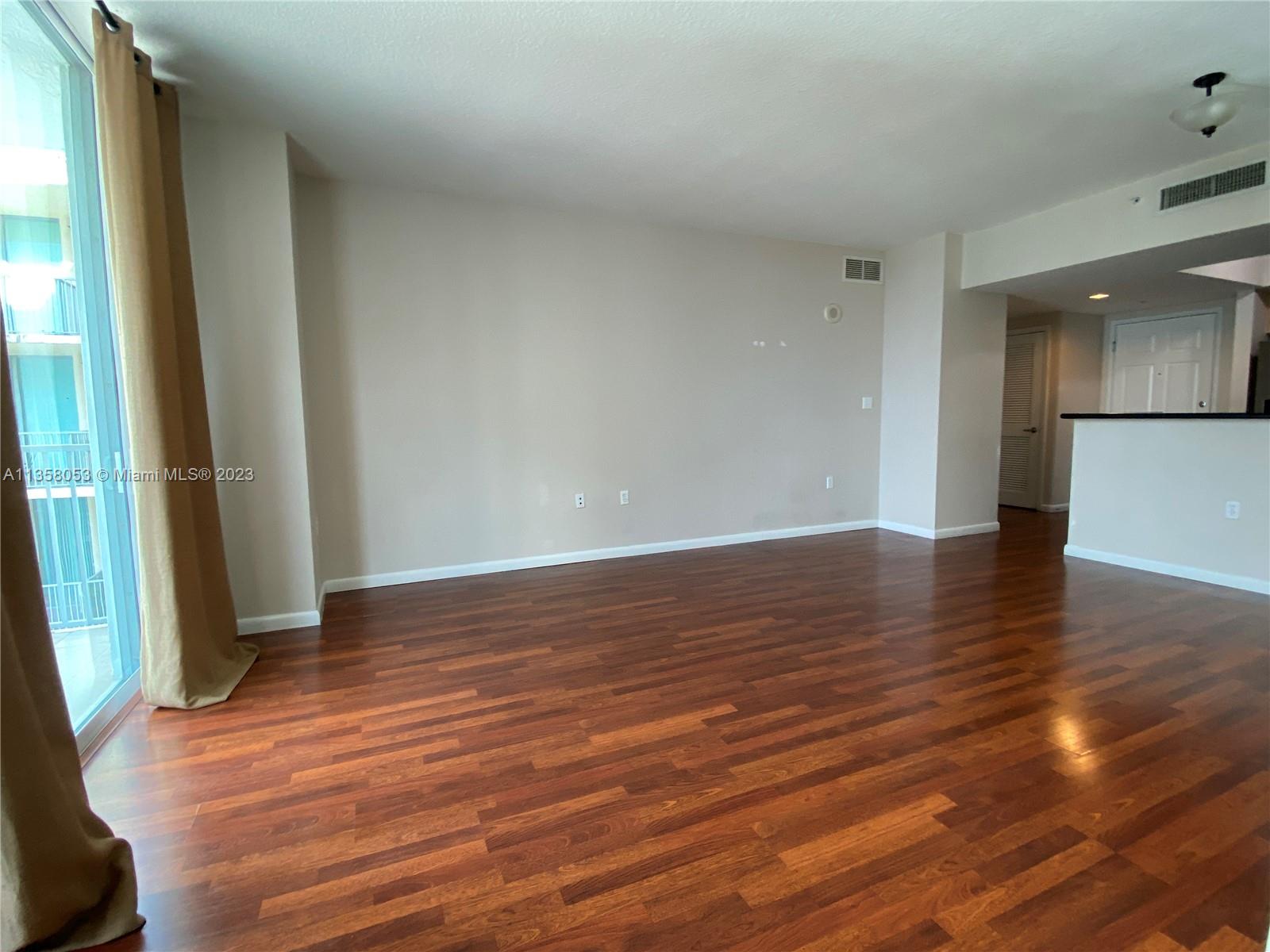 HOLLYWOOD STATION RES CON - Residential Lease