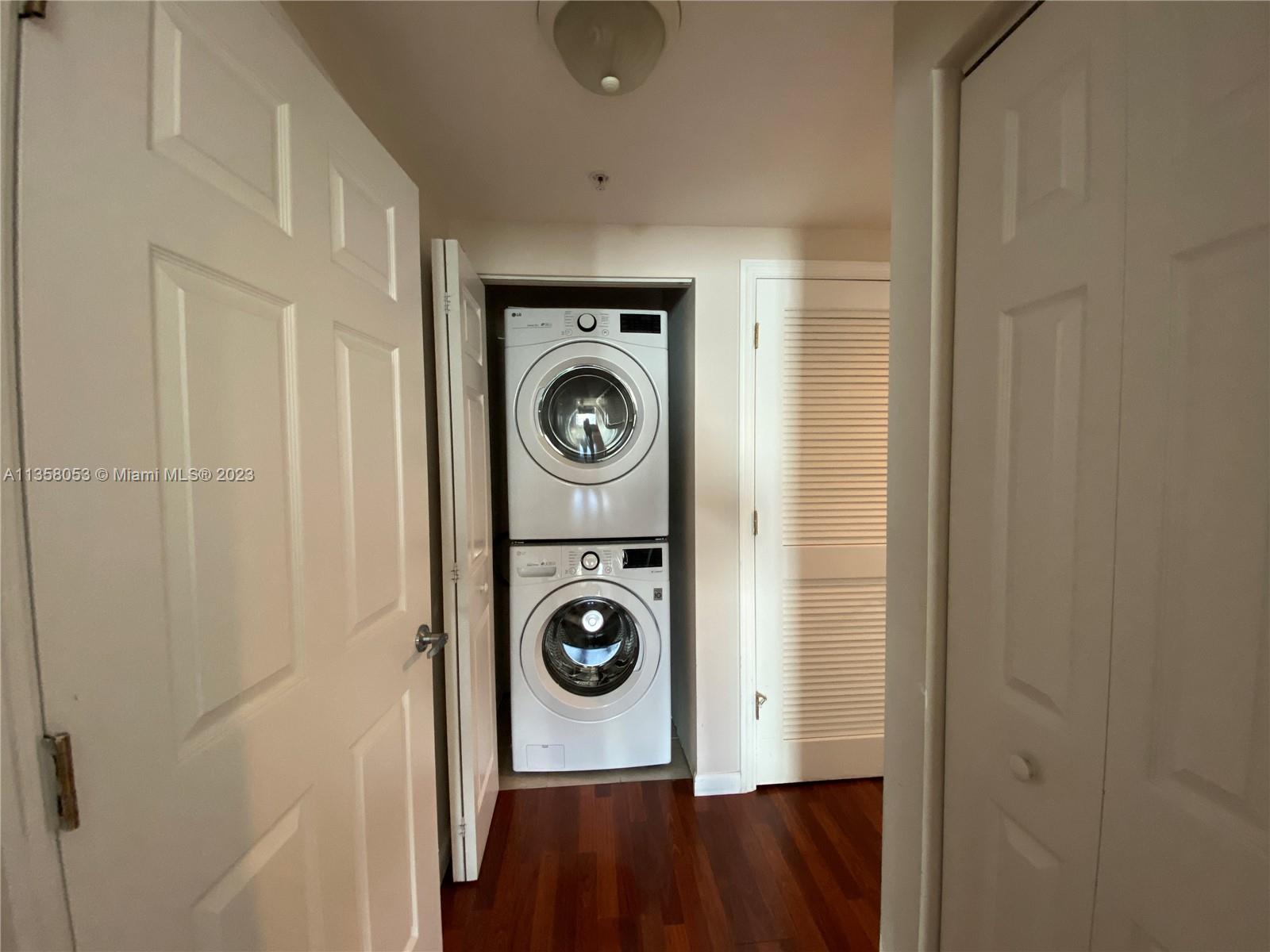 HOLLYWOOD STATION RES CON - Residential Lease