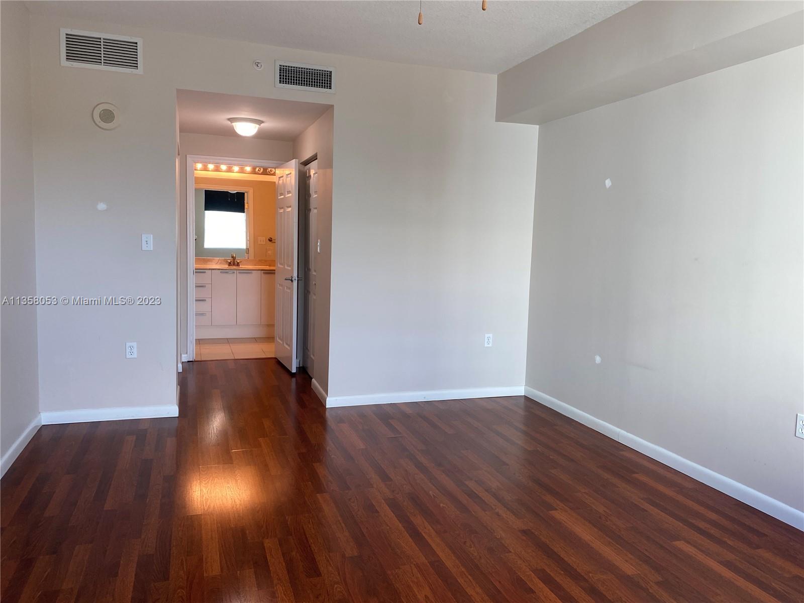 HOLLYWOOD STATION RES CON - Residential Lease