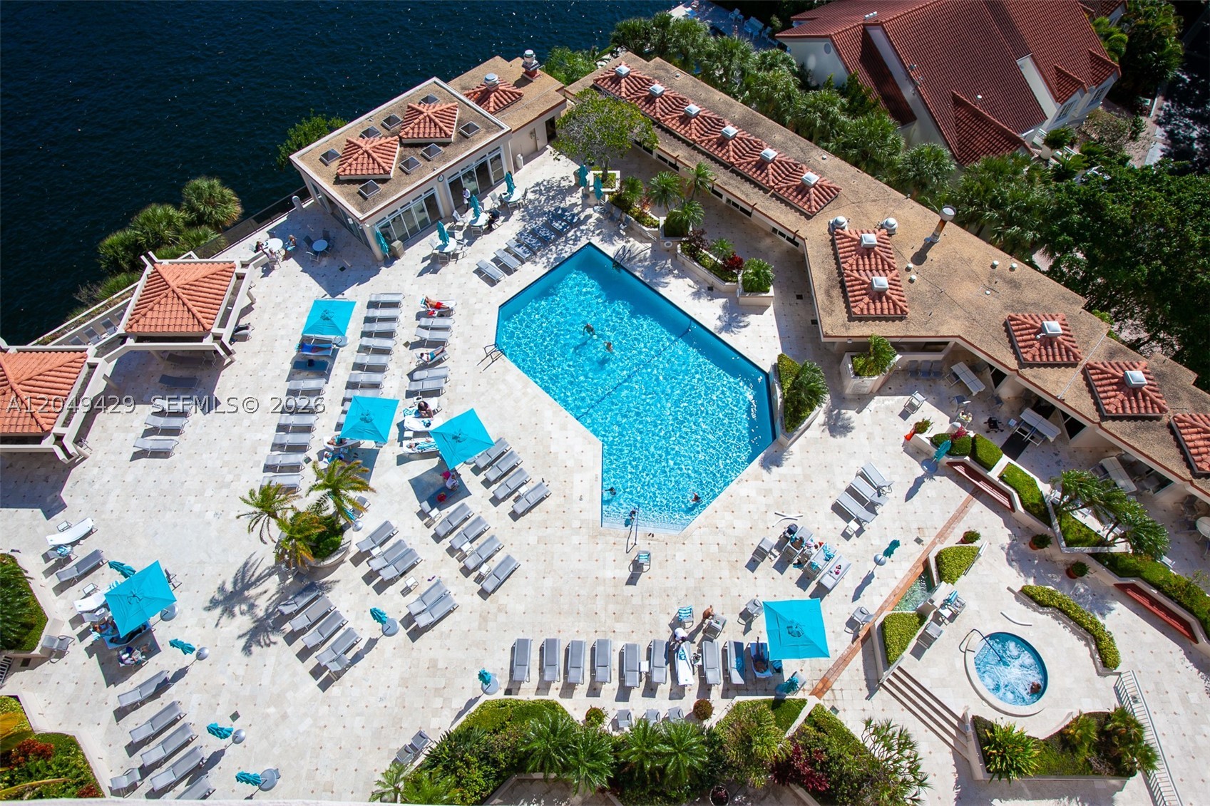 TURNBERRY ISLE SOUTH COND - Residential