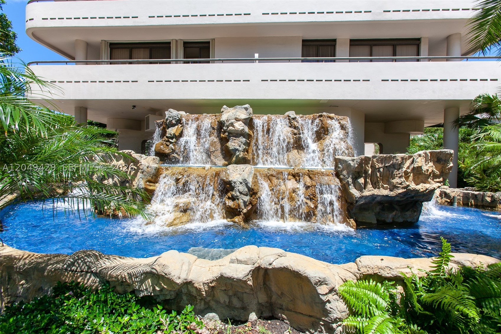 TURNBERRY ISLE SOUTH COND - Residential