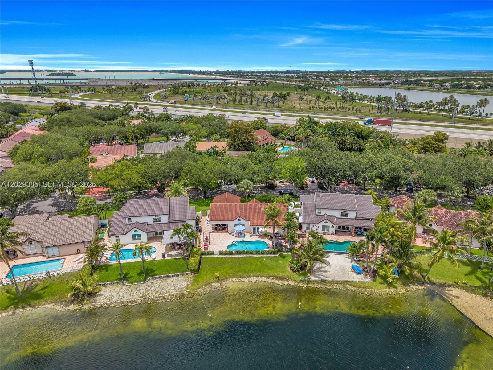 LAKES ON THE GREEN - SEC - Residential