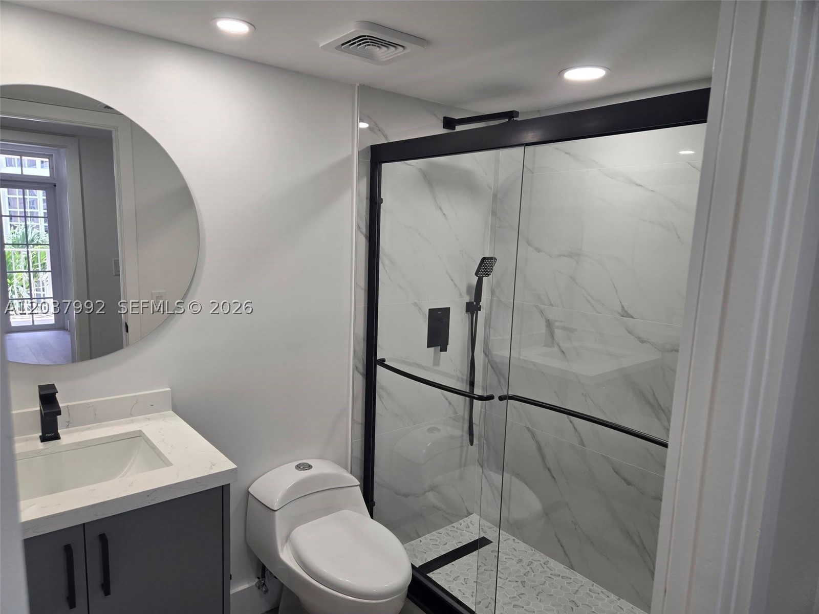 UNIVERSITY INN CONDO - Residential Lease