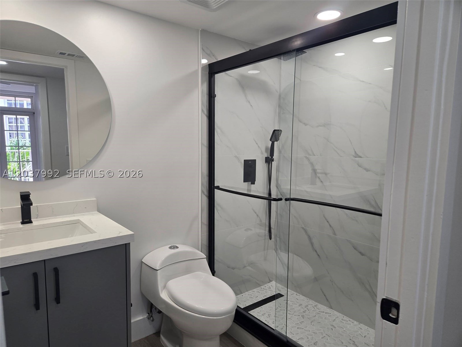 UNIVERSITY INN CONDO - Residential Lease