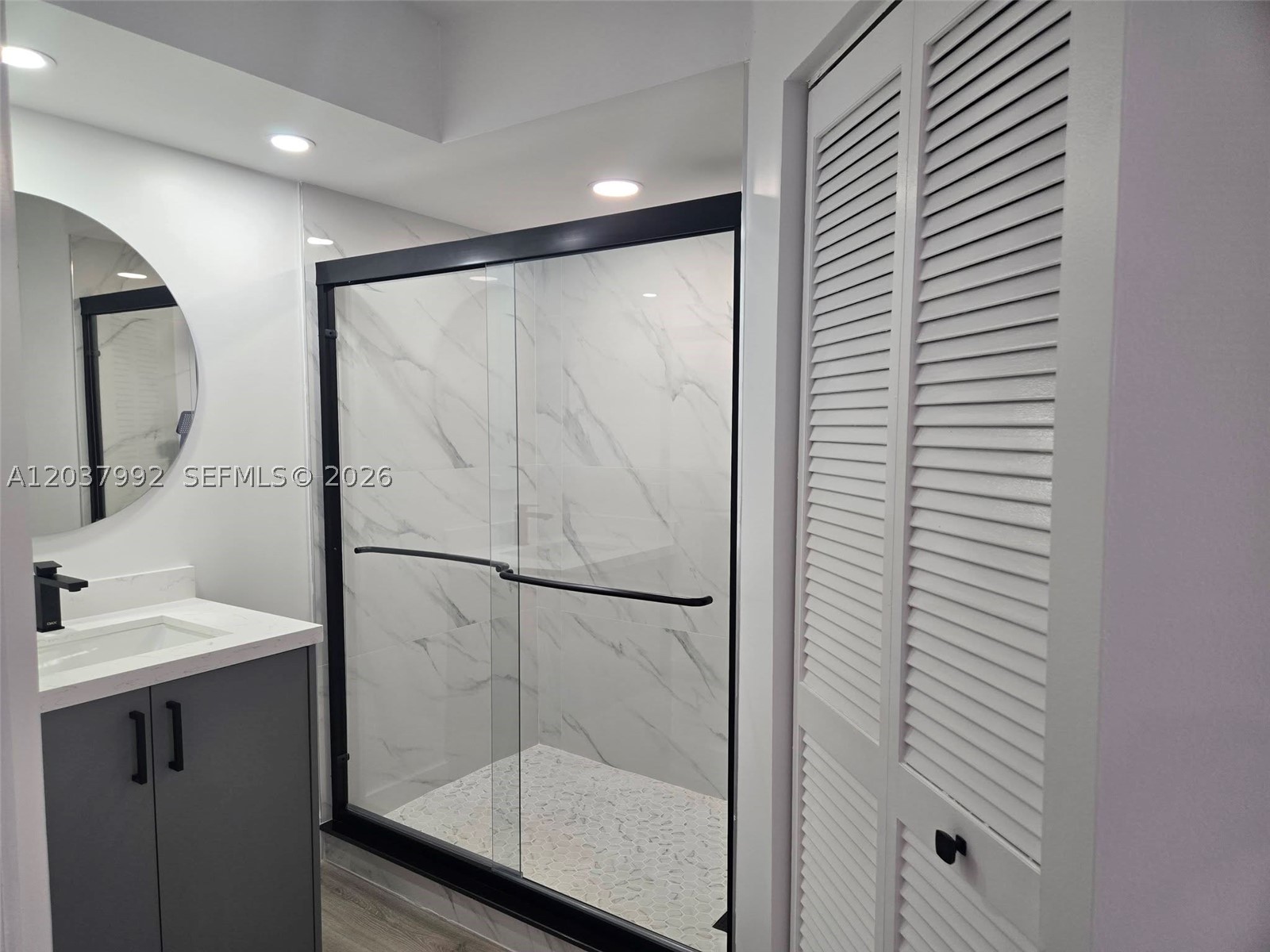 UNIVERSITY INN CONDO - Residential Lease