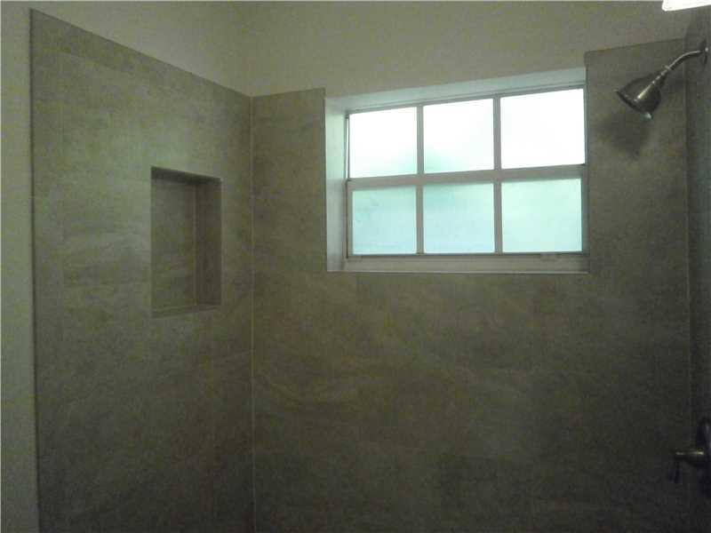 8 54 41 CORAL GABLES DOUG - Residential Lease