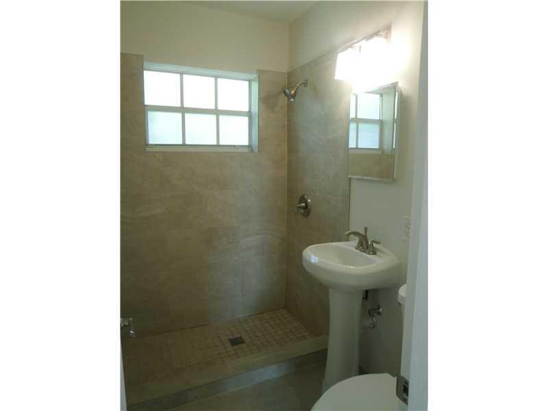 8 54 41 CORAL GABLES DOUG - Residential Lease