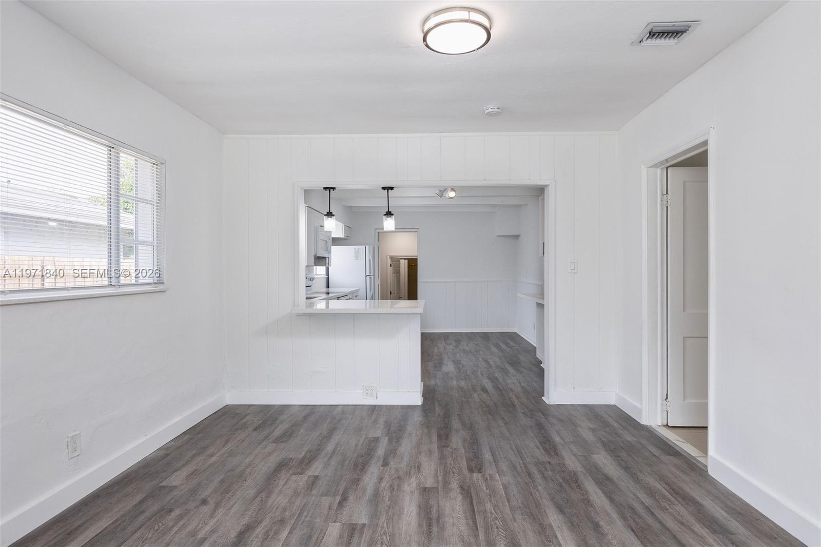 TOWN OF HALLANDALE B-13 - Residential