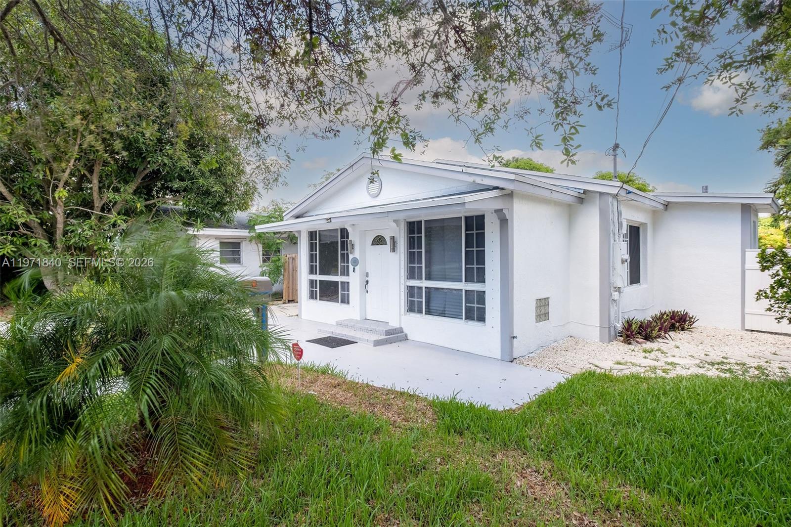 TOWN OF HALLANDALE B-13 - Residential