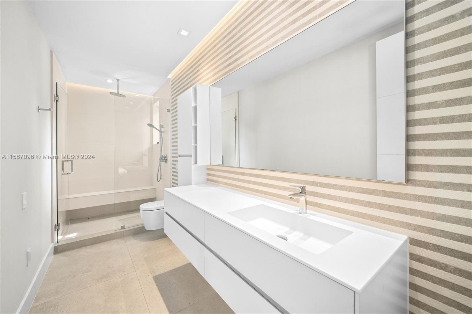 GOLDEN BEACH SEC E - Residential