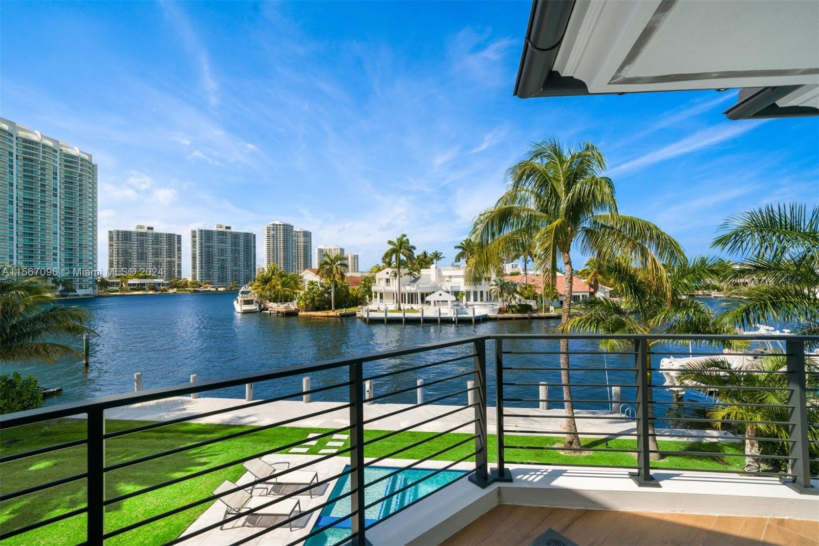 GOLDEN BEACH SEC E - Residential