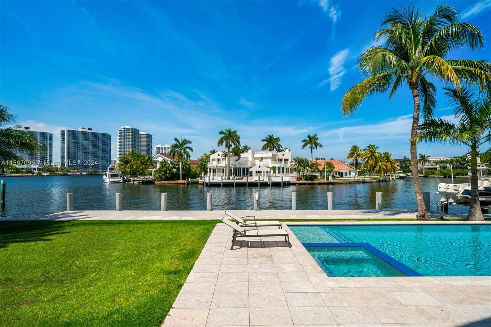 GOLDEN BEACH SEC E - Residential