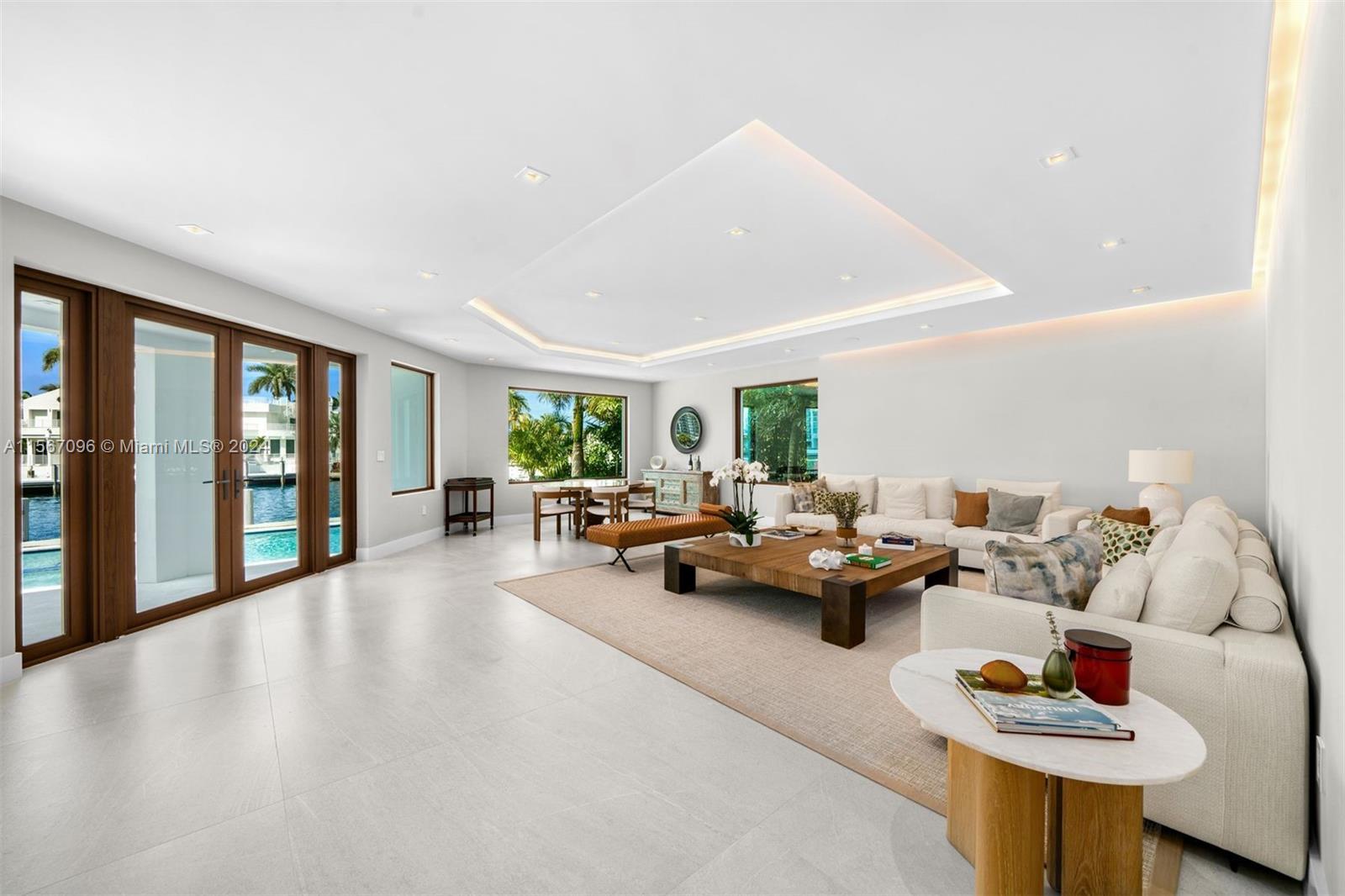 GOLDEN BEACH SEC E - Residential