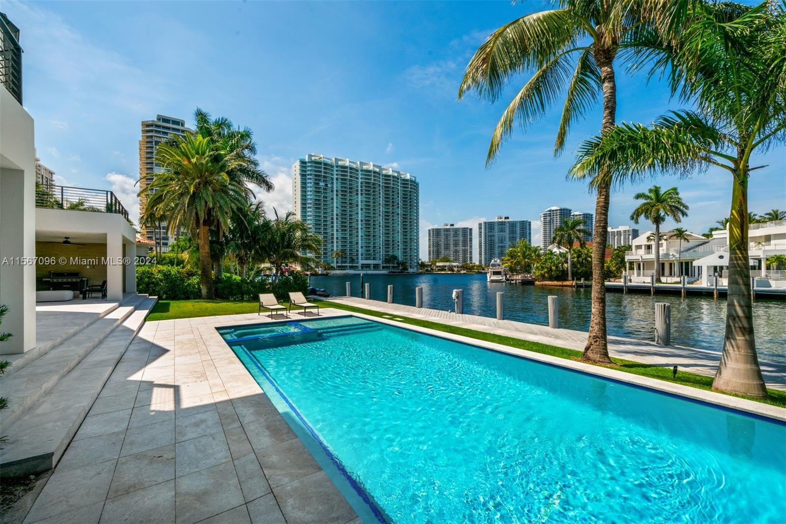GOLDEN BEACH SEC E - Residential