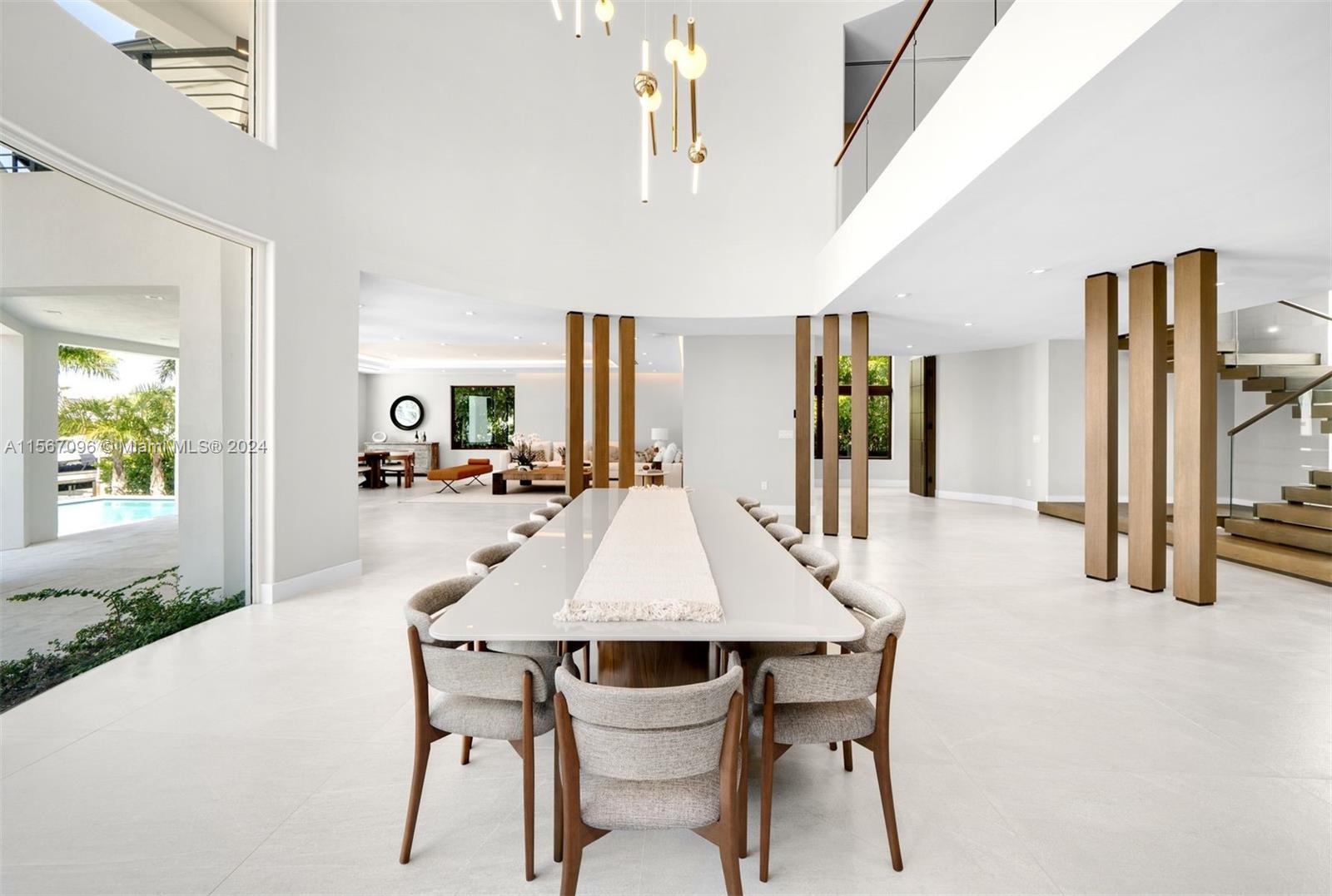 GOLDEN BEACH SEC E - Residential