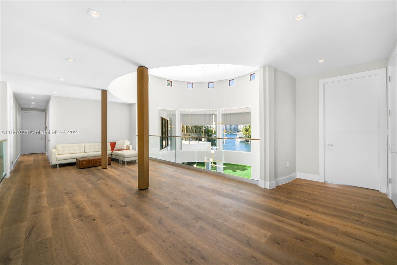 GOLDEN BEACH SEC E - Residential