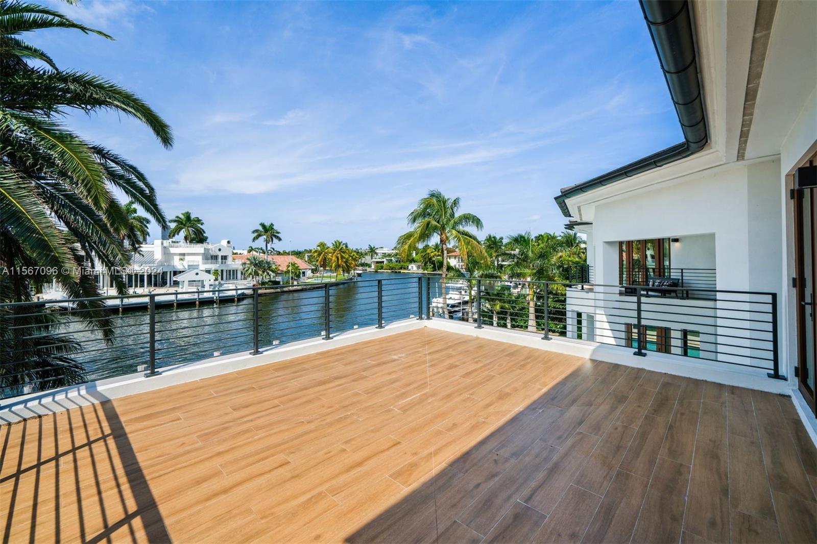 GOLDEN BEACH SEC E - Residential