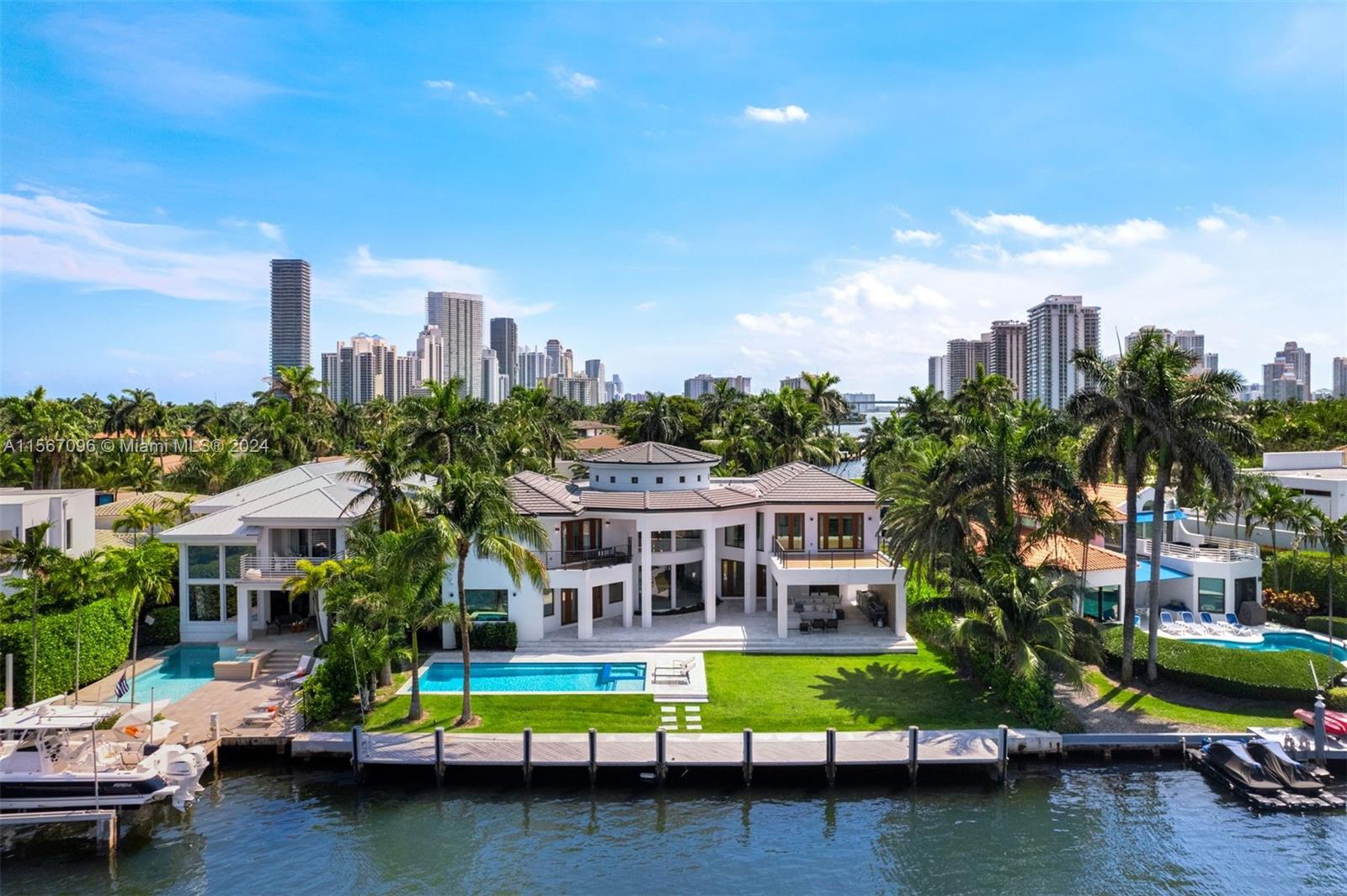 GOLDEN BEACH SEC E - Residential