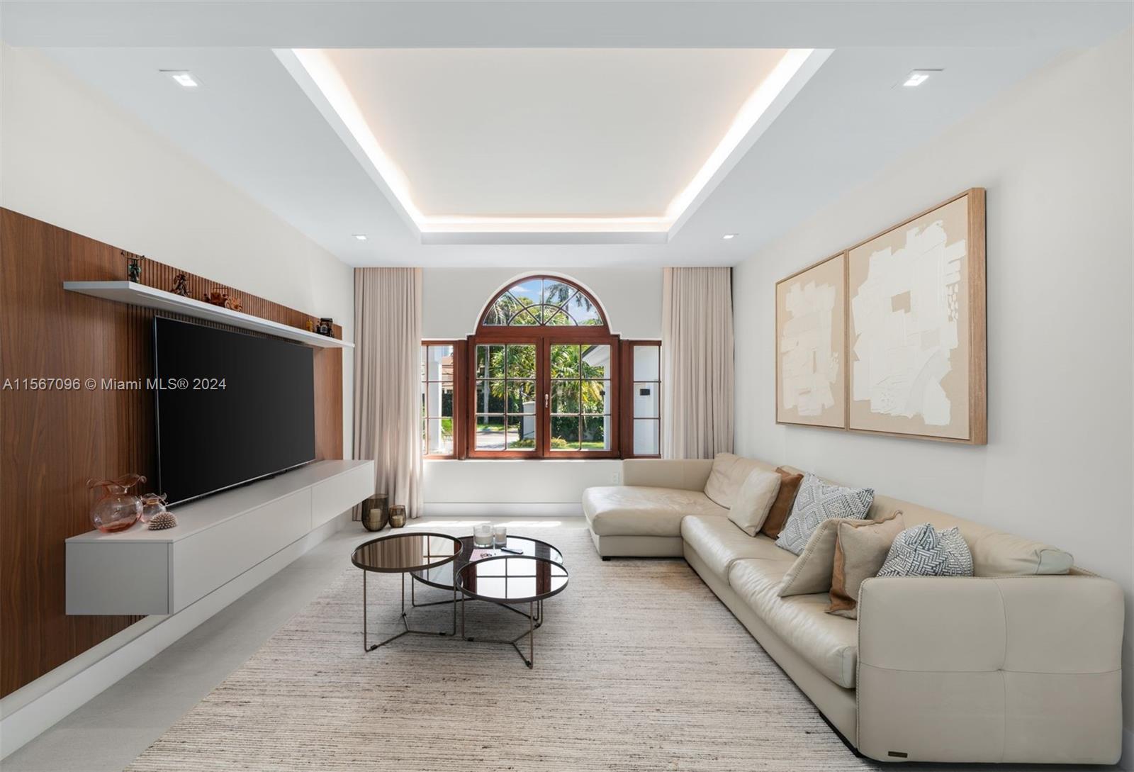 GOLDEN BEACH SEC E - Residential
