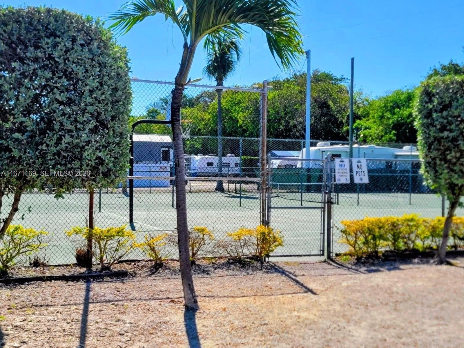 CALUSA CAMPGROUND - Land
