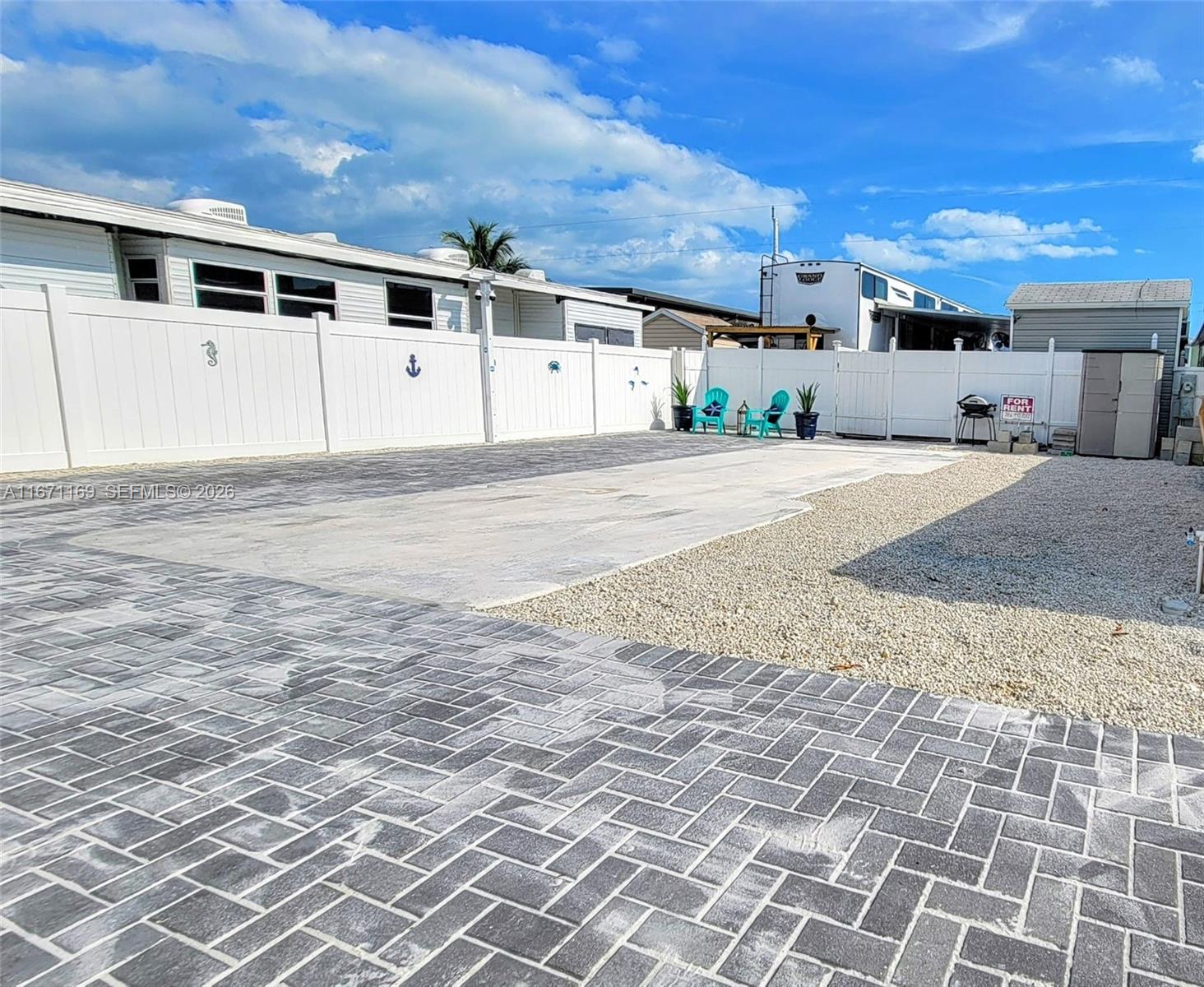 Beautiful lot/land (1742 Sq Ft) in the heart of Key Largo, water, electricity set up for recreational use. Ideal vacation spot, investment property (Airbnb- daily/monthly rentals allowed). The community offers a gated entry with 24/7 security, boat ramp, common dockage, laundry, ice station, playground, pool, courtyard, tennis/ pickleball, & basketball courts.