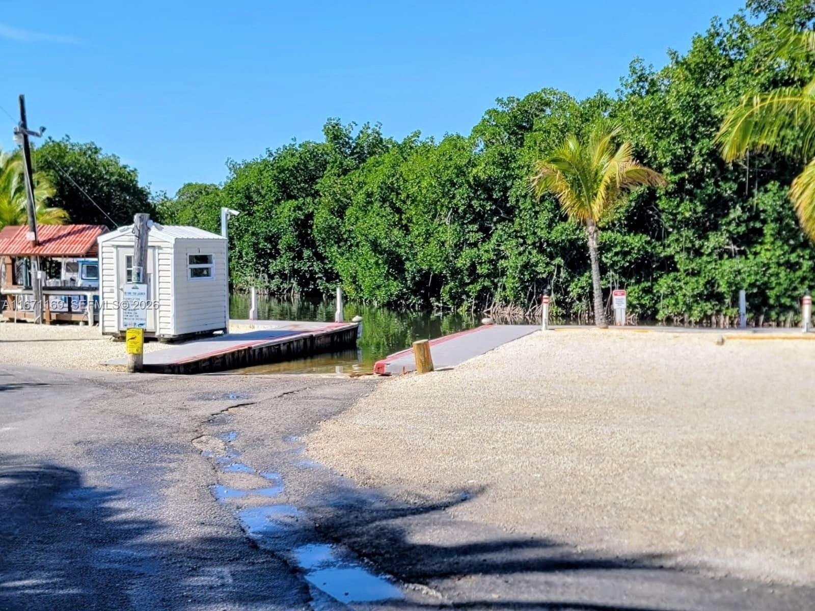 CALUSA CAMPGROUND - Land