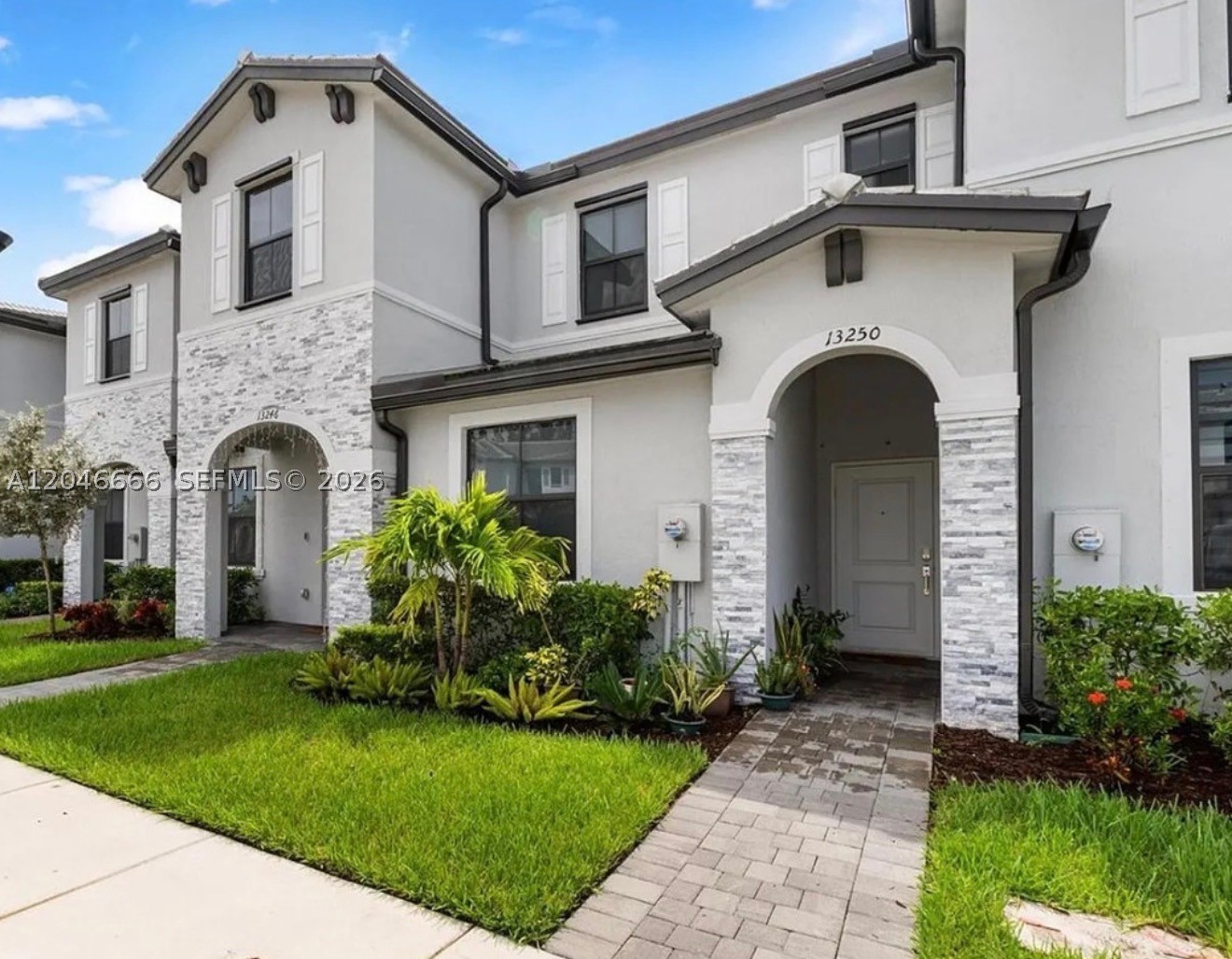 PINE ISLE - Residential