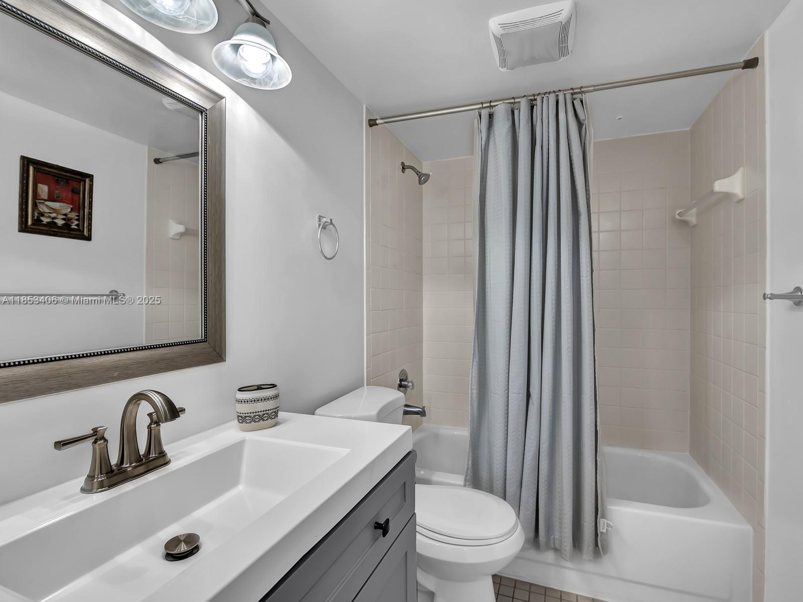 IVANHOE EAST AT CENTURY V - Residential
