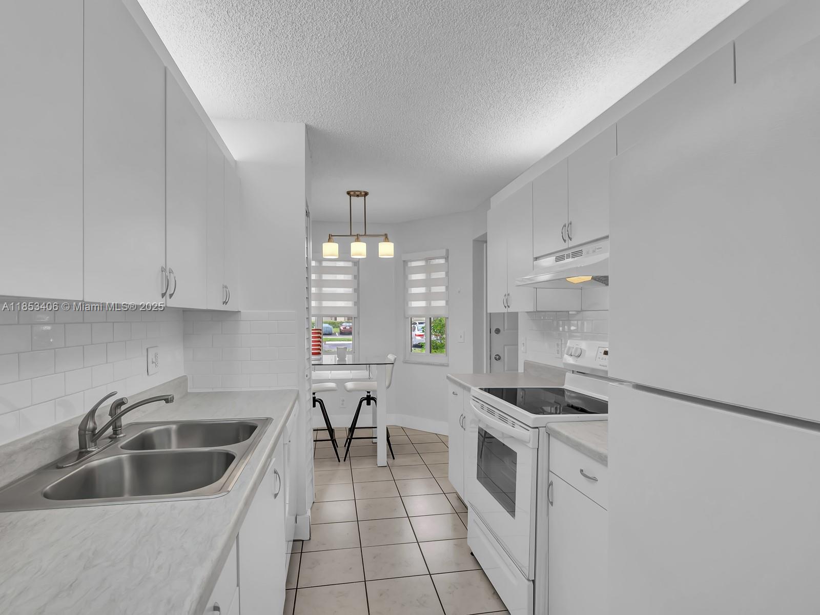 IVANHOE EAST AT CENTURY V - Residential
