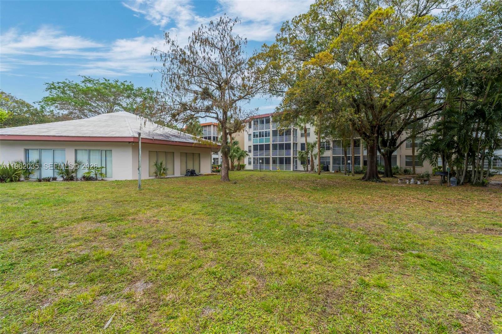 CYPRESS CHASE CONDO NO 8 - Residential