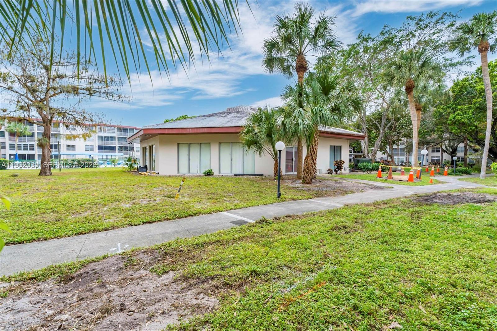 CYPRESS CHASE CONDO NO 8 - Residential
