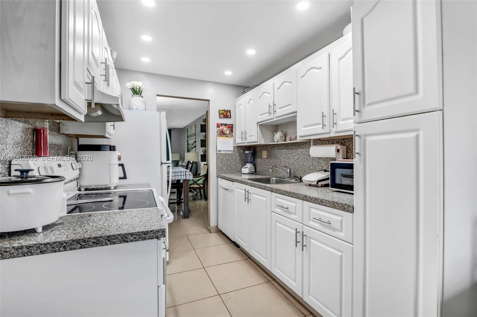 CYPRESS CHASE CONDO NO 8 - Residential