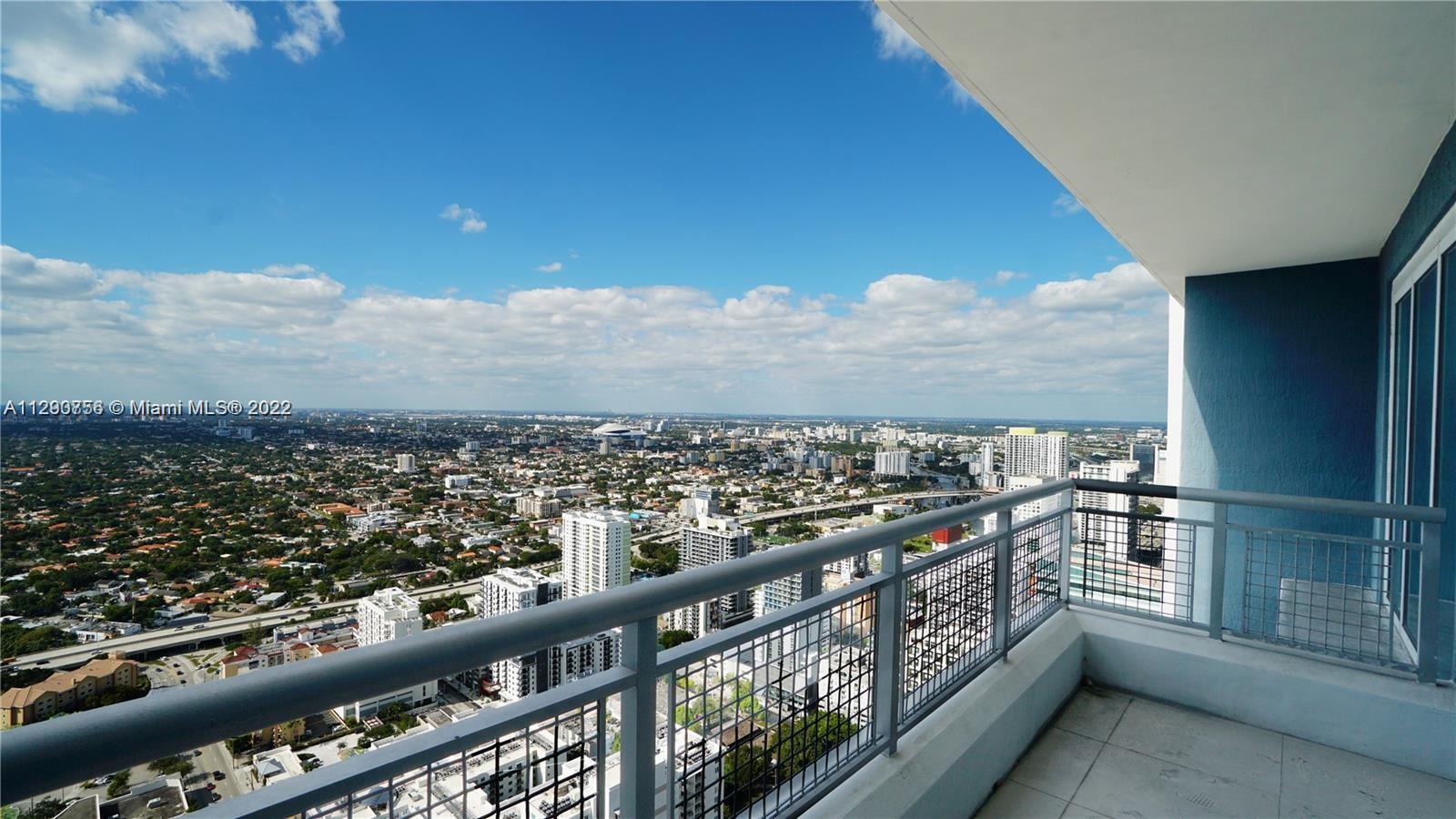 INFINITY AT BRICKELL - Residential