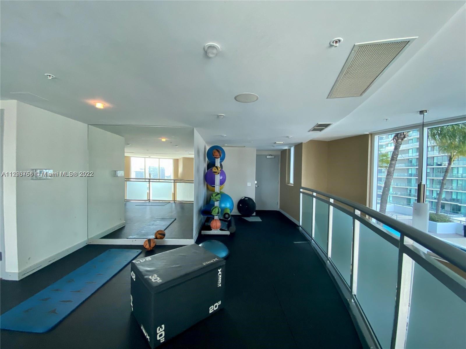 INFINITY AT BRICKELL - Residential