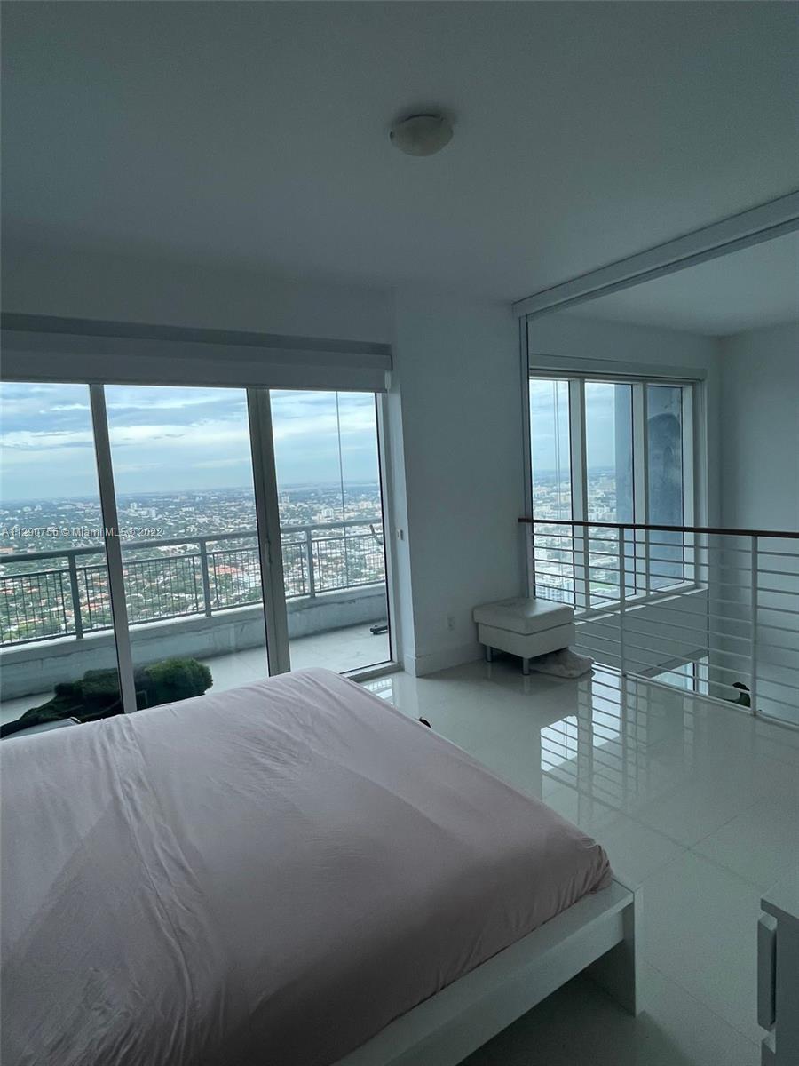 INFINITY AT BRICKELL - Residential