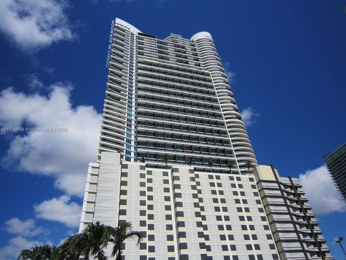 SPECTACULAR 2 BED & 3 FULL BATHS LOFT WITH PORCELAIN FLOORS & INDIAN KITCHEN. UNIT IS LOFT STYLE. BOTH BEDROOMS ARE OPEN TO BELOW, BUT THE MASTER HAS A MOTORIZED SHADE THAT MAKE THE BEDROOM PRIVATE. GREAT VIEWS OF THE MIAMI SKYLINE. ENJOY THE BAY AND WEST VIEW FROM BOTH BALCONIES. LUXURY BLDG WITH TONS OF AMENITIES. INCREDIBLE ROOF TOP sun deck ACCESS ON THE 48TH FLOOR WITH PRIVATE BAR, JACUZZI, ETC. ASSOCIATION FEE INCLUDES CABLE, TELEPHONE, INTERNET, WATER and GARBAGE. GREAT AREA IN BRICKELL. WALKING DISTANCE TO SHOPPING, BANKS, AND RESTAURANTS. ENTITLE TO ONE PARKING SPACE.