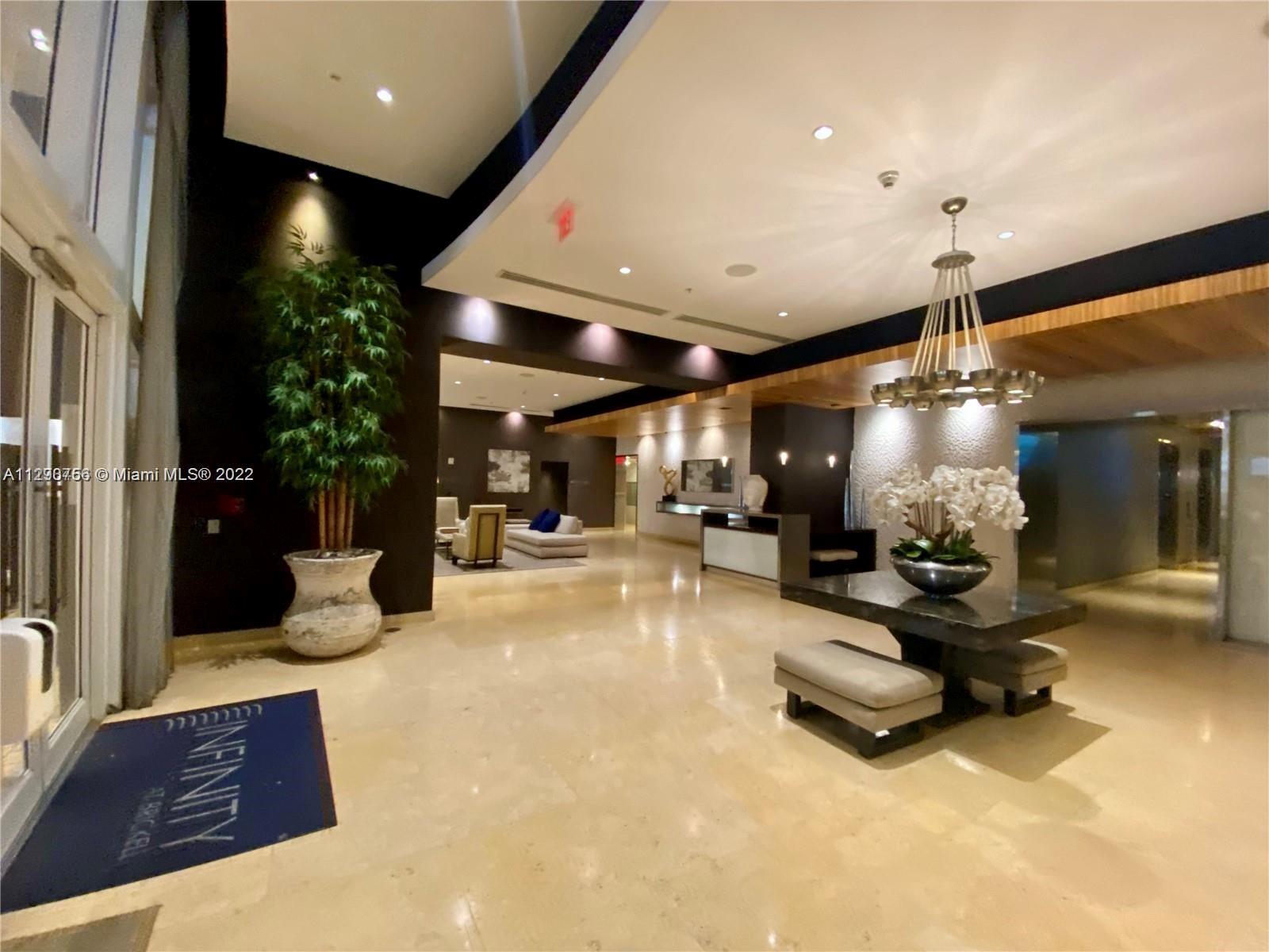 INFINITY AT BRICKELL - Residential
