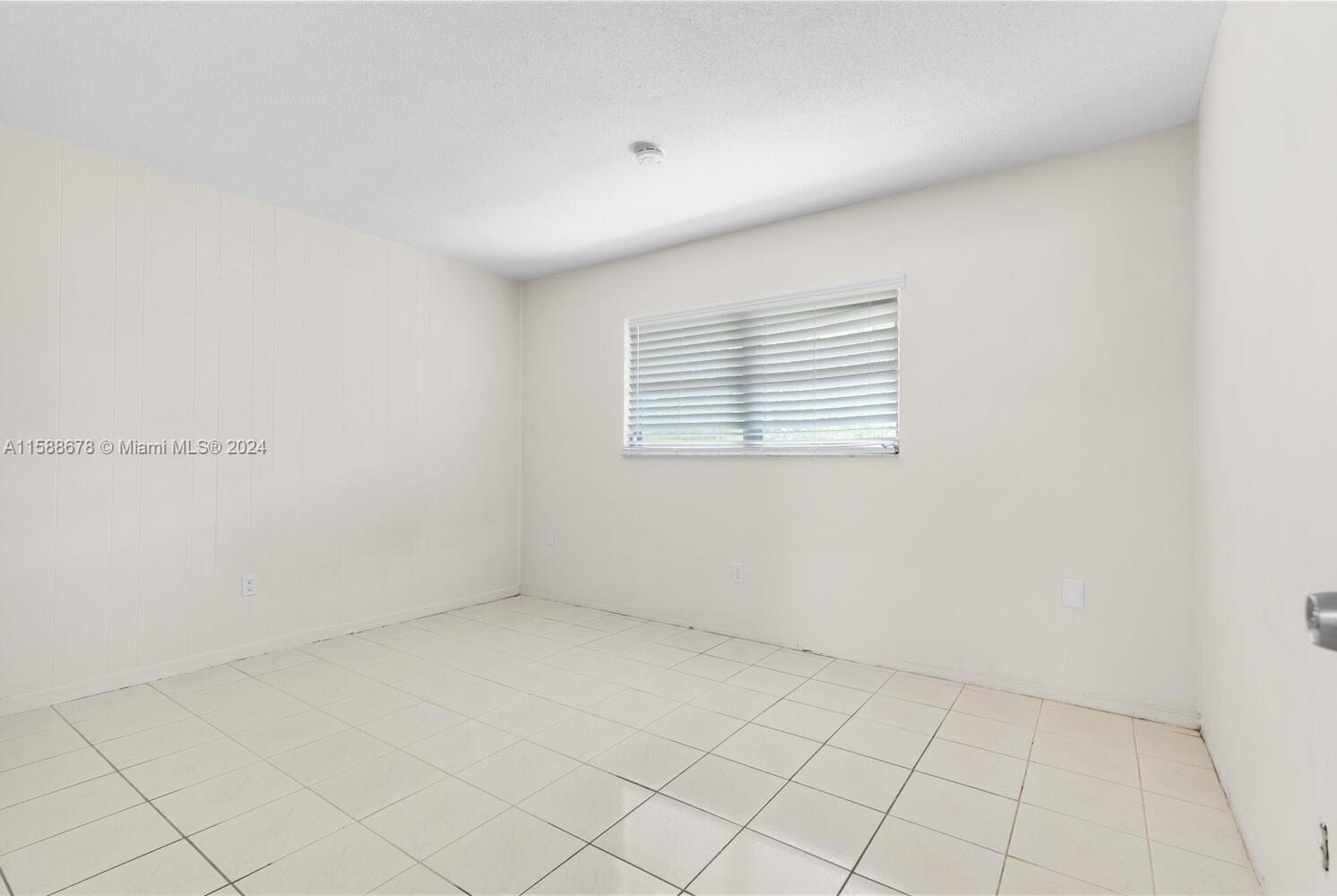 HOLLYWOOD BEACH GARDENS - Residential Lease