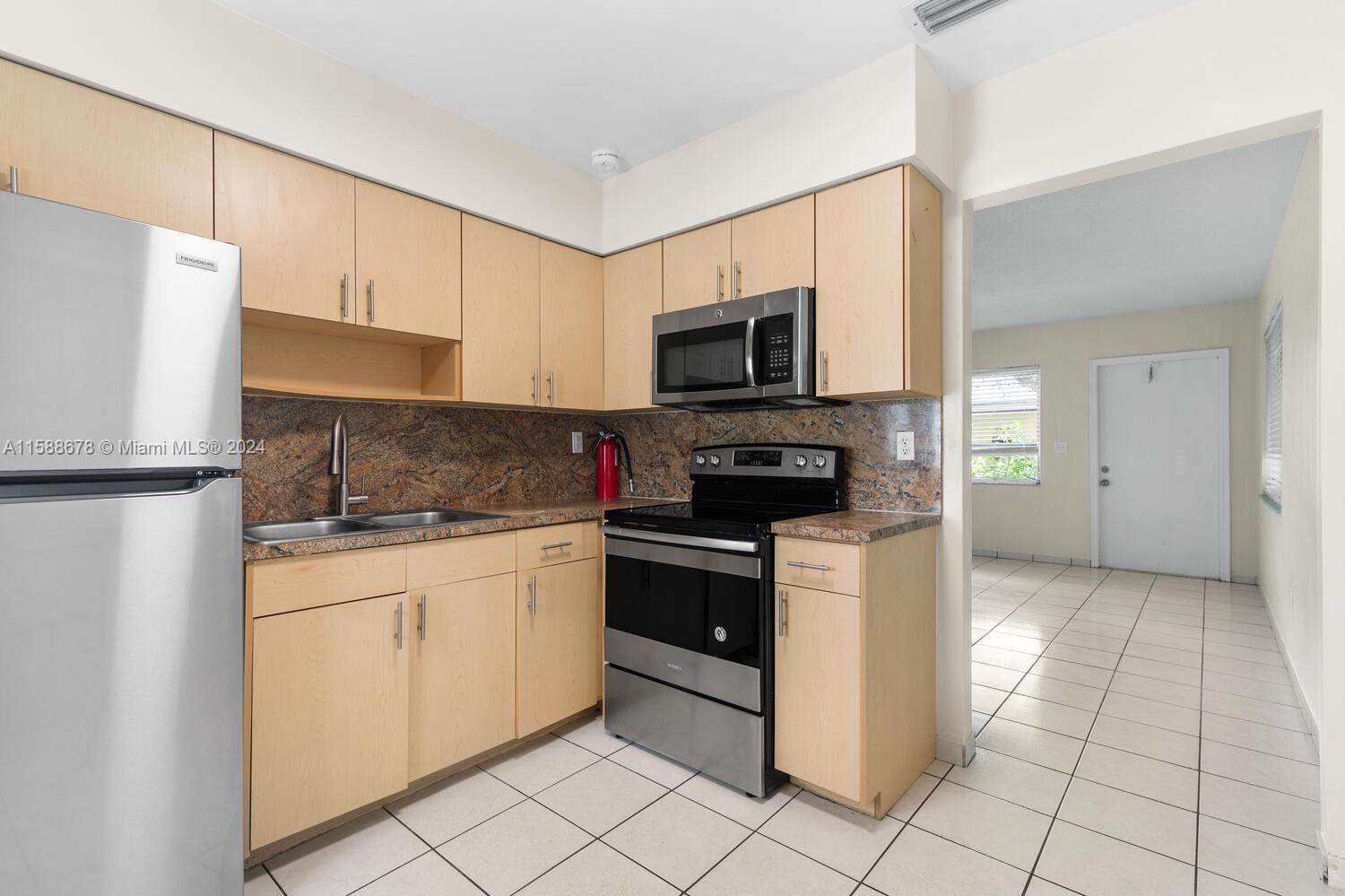 HOLLYWOOD BEACH GARDENS - Residential Lease