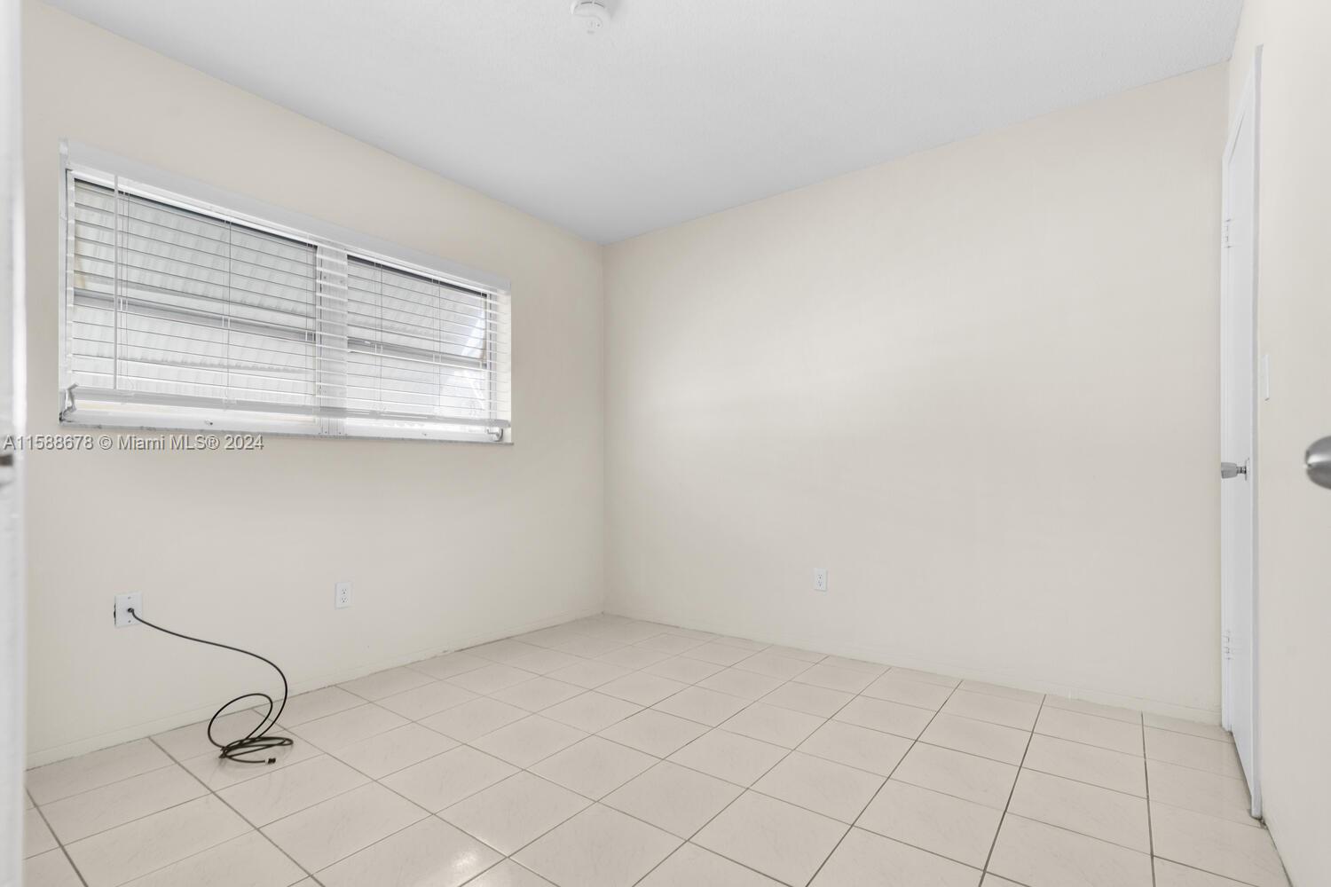 HOLLYWOOD BEACH GARDENS - Residential Lease