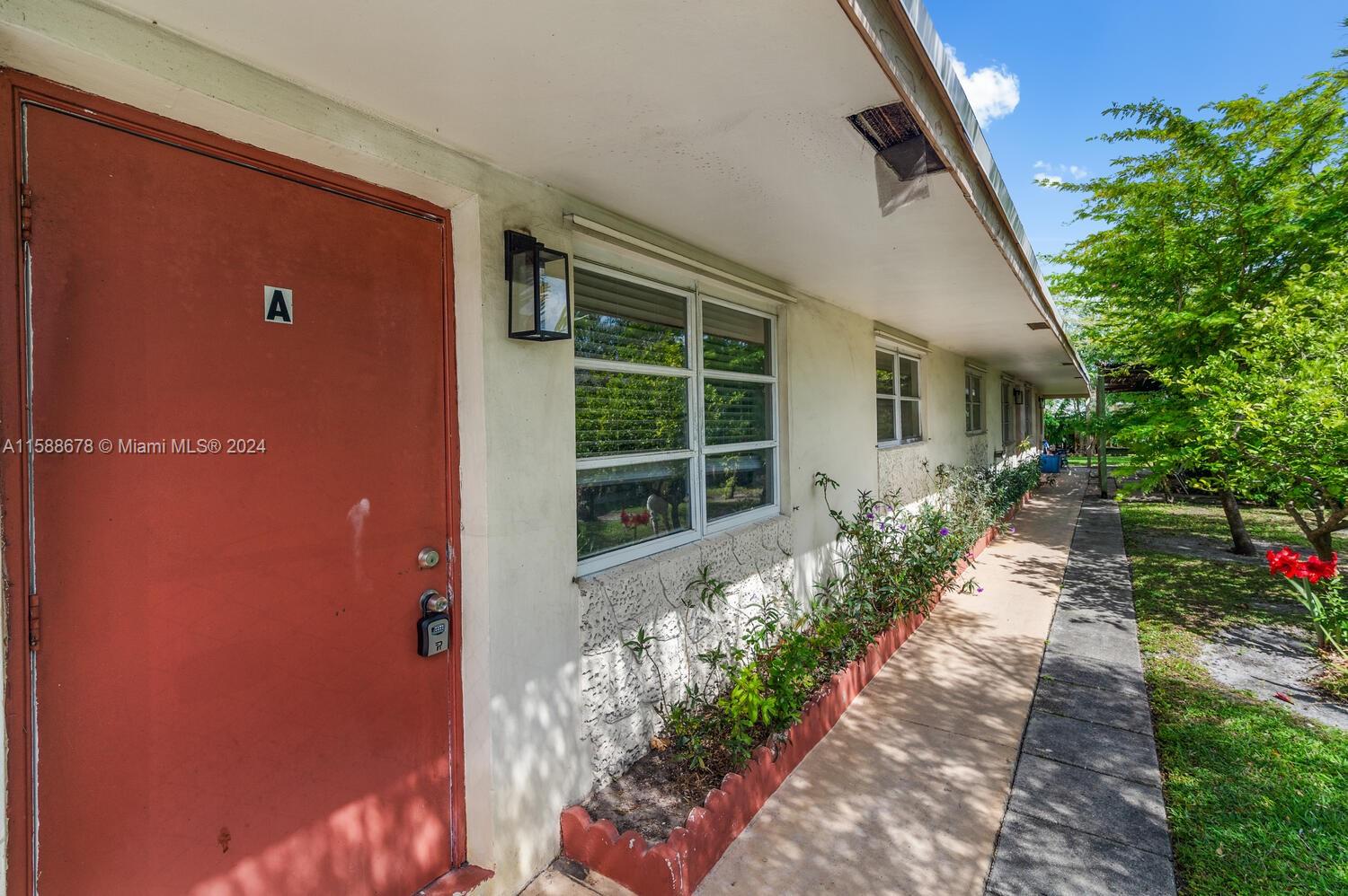 HOLLYWOOD BEACH GARDENS - Residential Lease