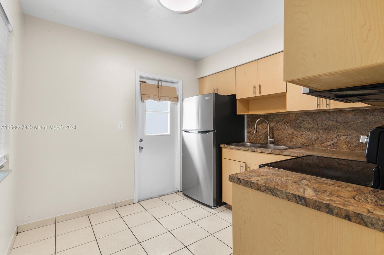 HOLLYWOOD BEACH GARDENS - Residential Lease