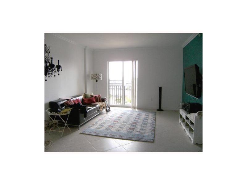 BEAUTIFUL 1 BEDROOM 1 BATH, TILED THROUGHOUT GREAT LOCATION WALK TO RESTAURANTS AND SHOPS.  UPDATED GRANITE KITCHEN COUNTERTOPS, AND UPDATED BATHROOM.