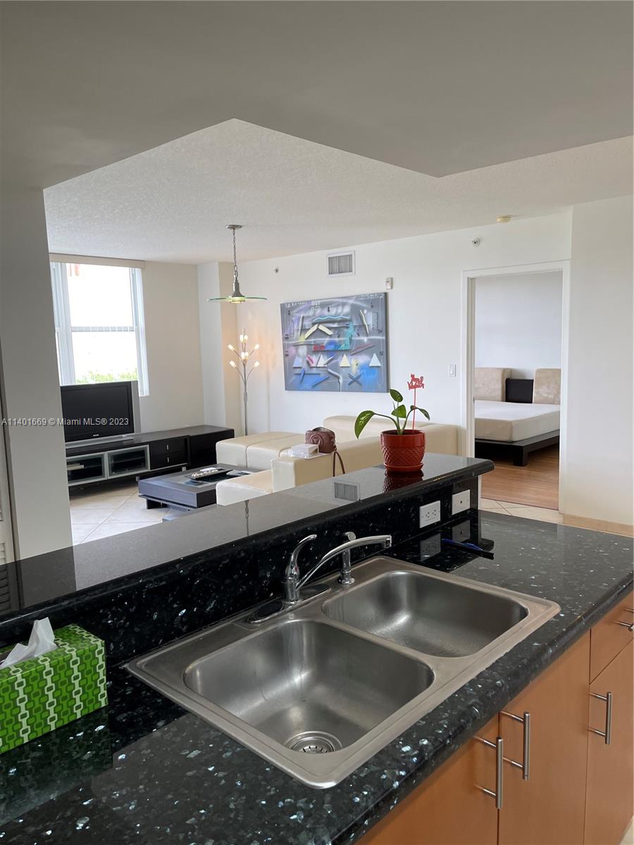 BREEZE CONDO - Residential Lease