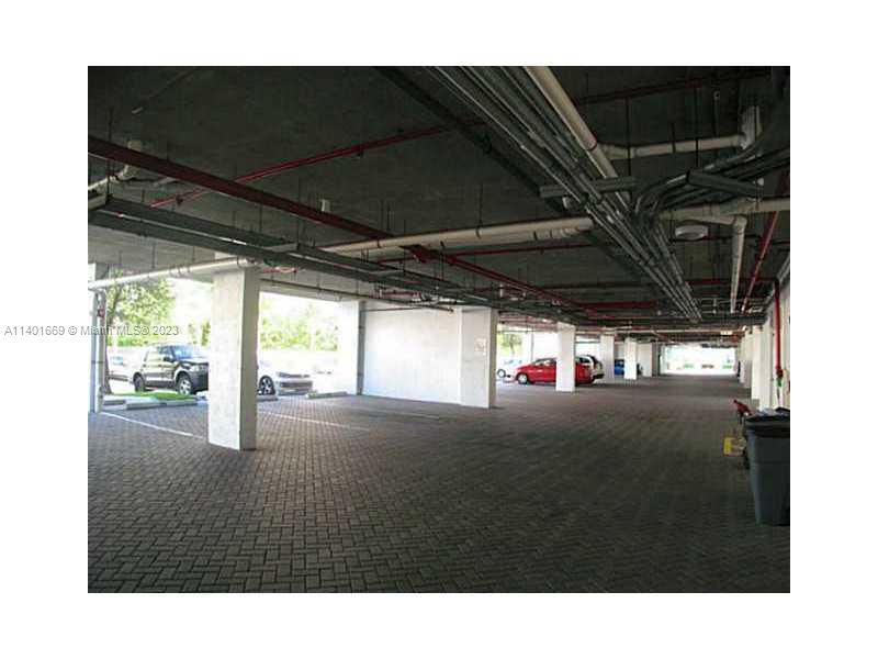 BREEZE CONDO - Residential Lease