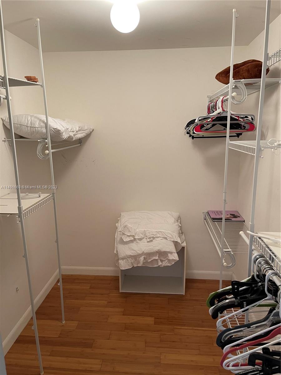 BREEZE CONDO - Residential Lease