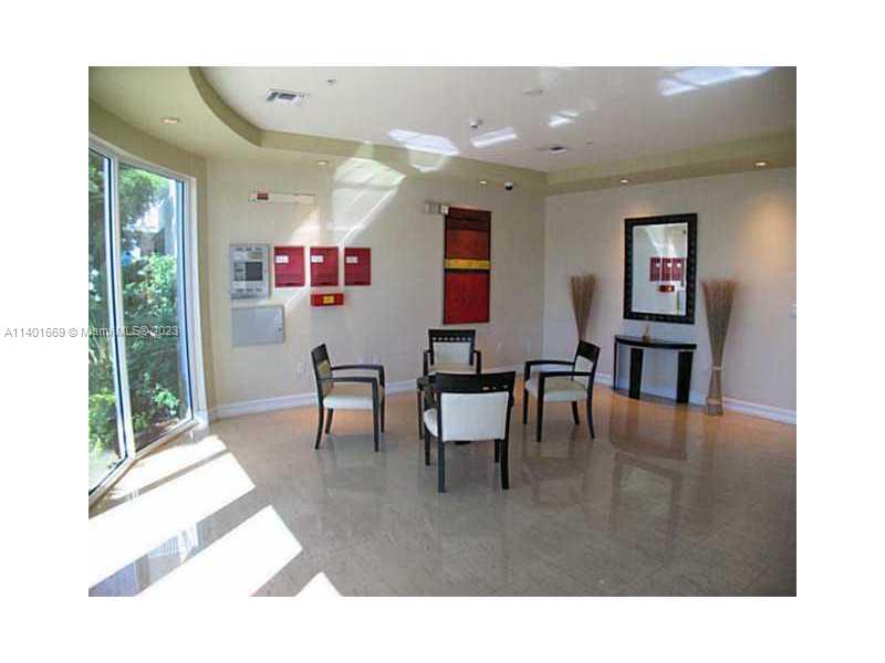 BREEZE CONDO - Residential Lease