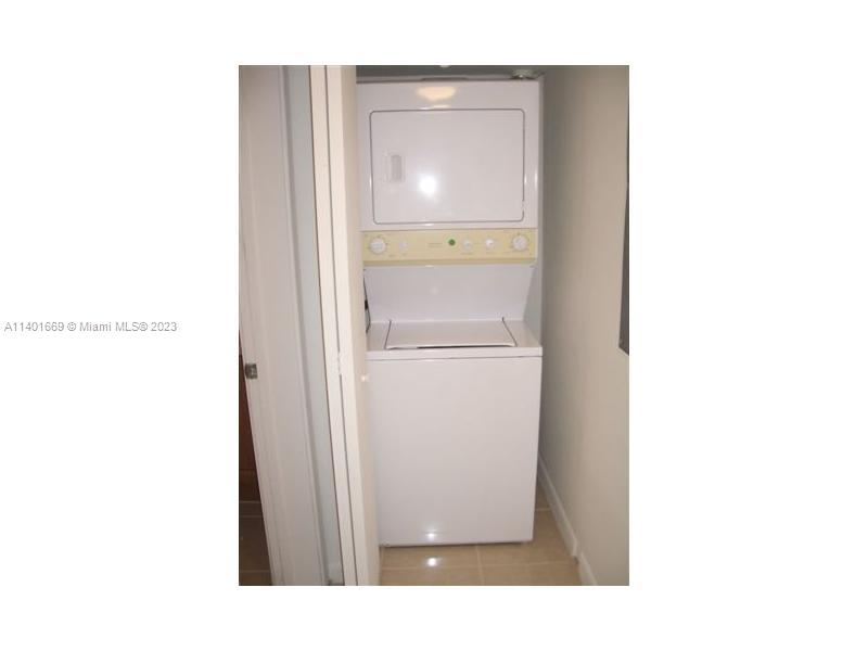 BREEZE CONDO - Residential Lease