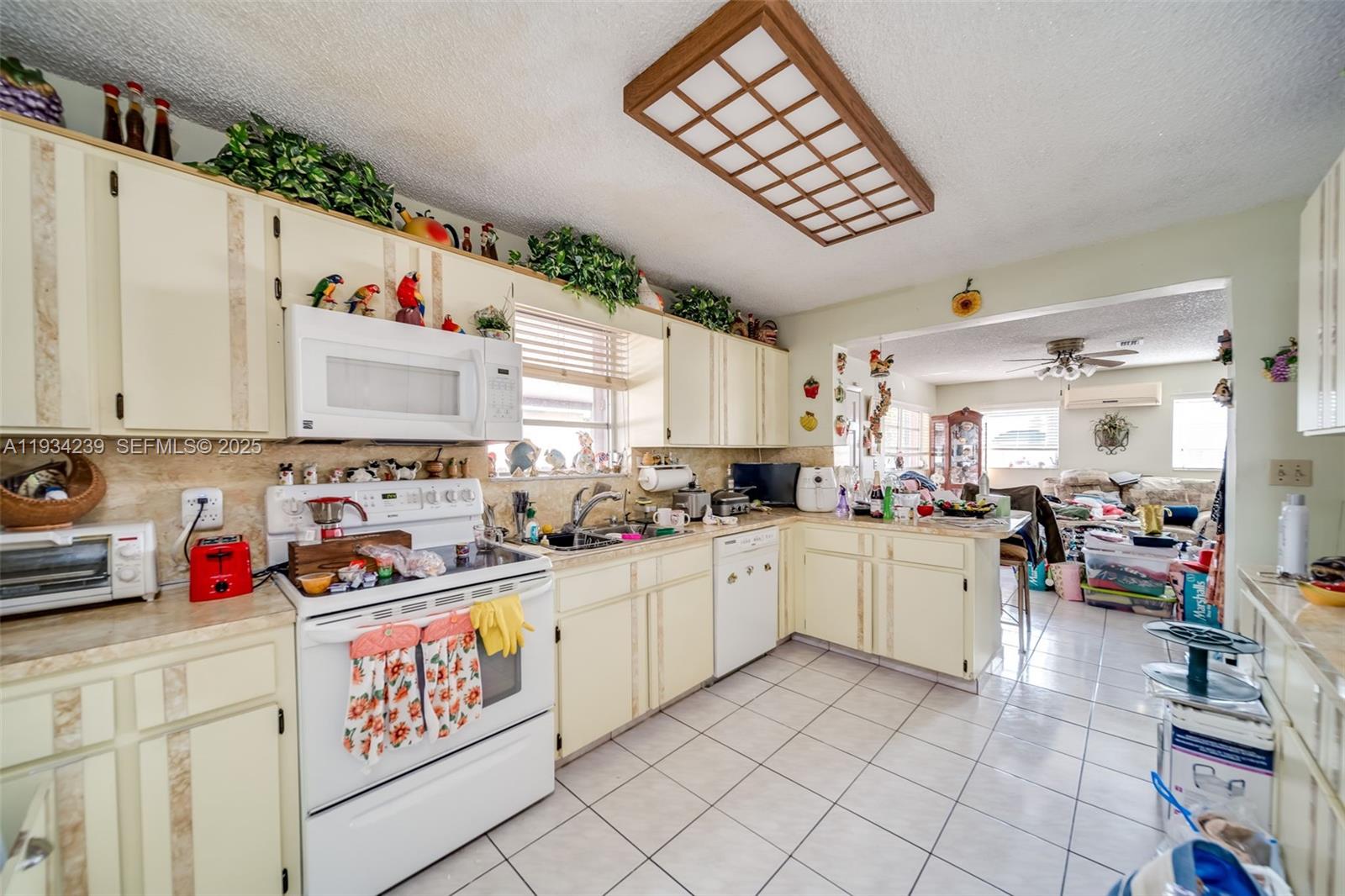 HIALEAH 13TH ADDN AMD PL - Residential