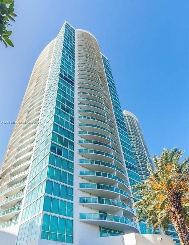 SKYLINE ON BRICKELL CONDO - Residential